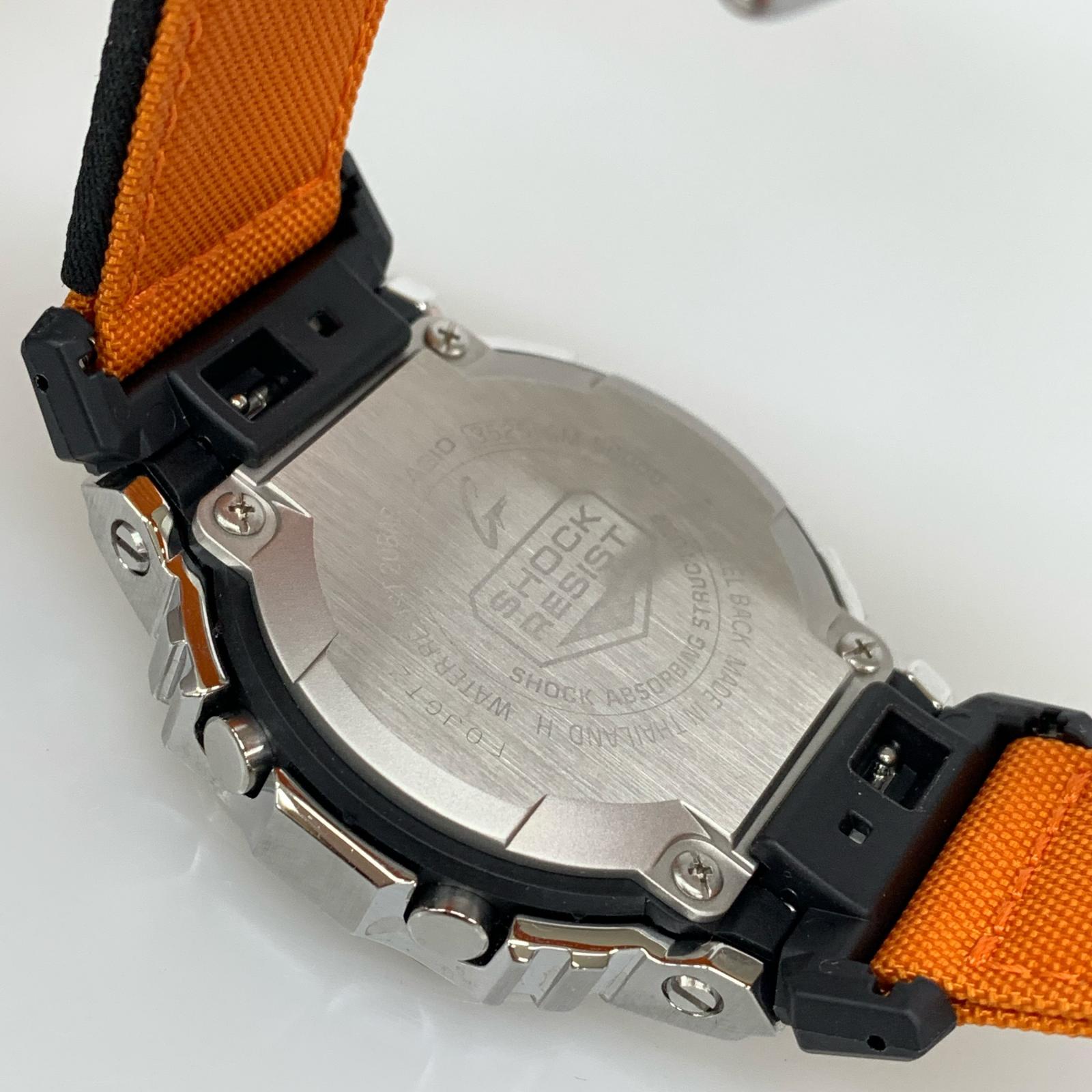 腕時計 G-SHOCK GM-5600U メタルトップ デジタル時計 シルバー ブラック