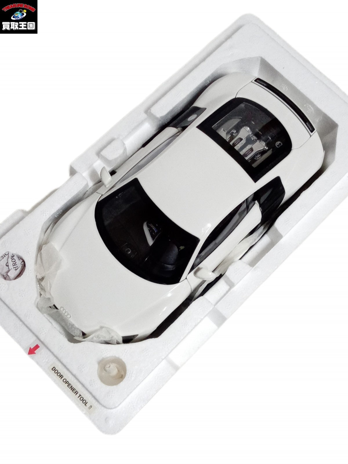 KYOSHO 1/18 Audi R8 White Black Blade スケールカー