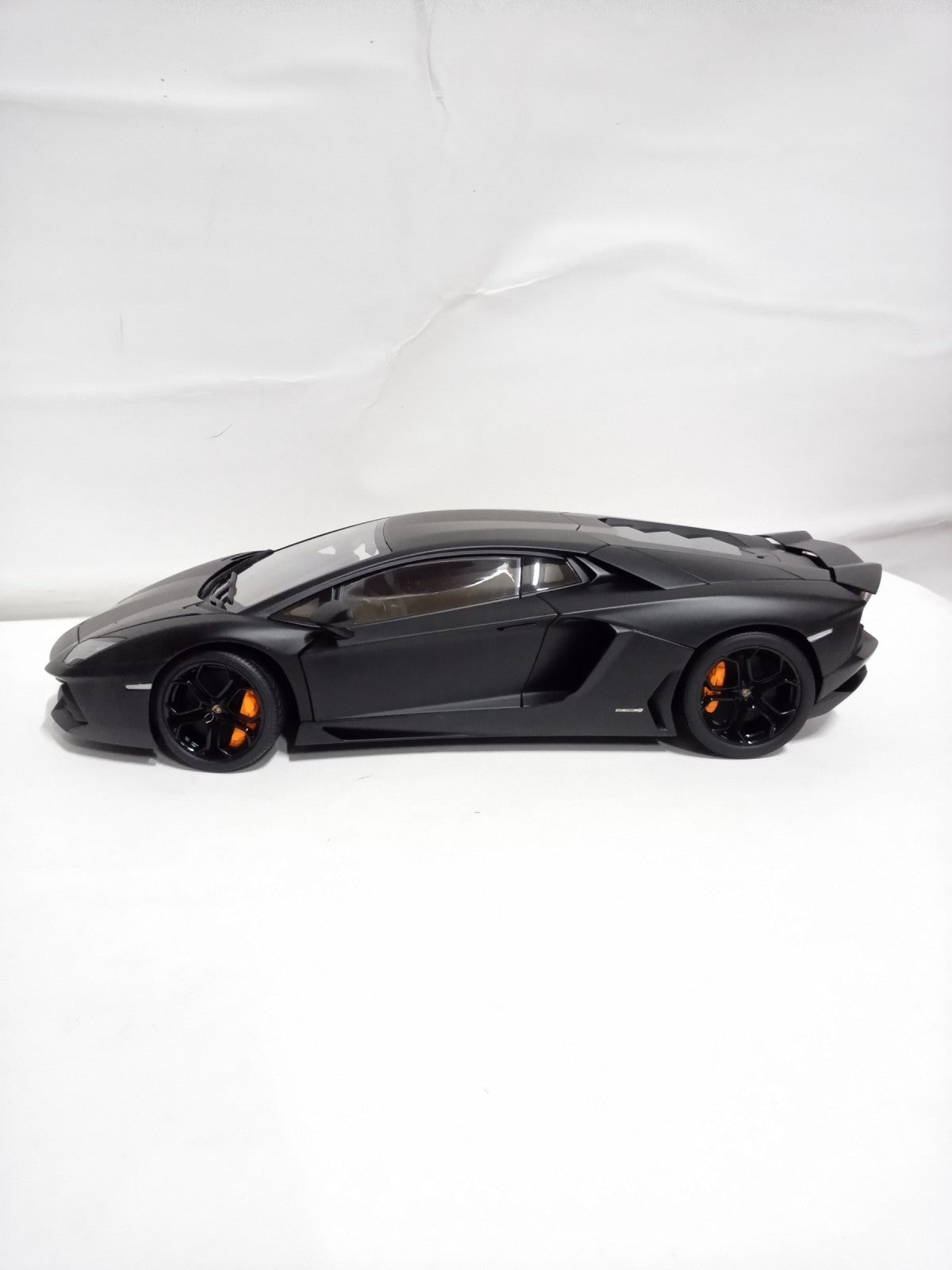 AUTOart アヴェンタドール LP700-4 スケールカー