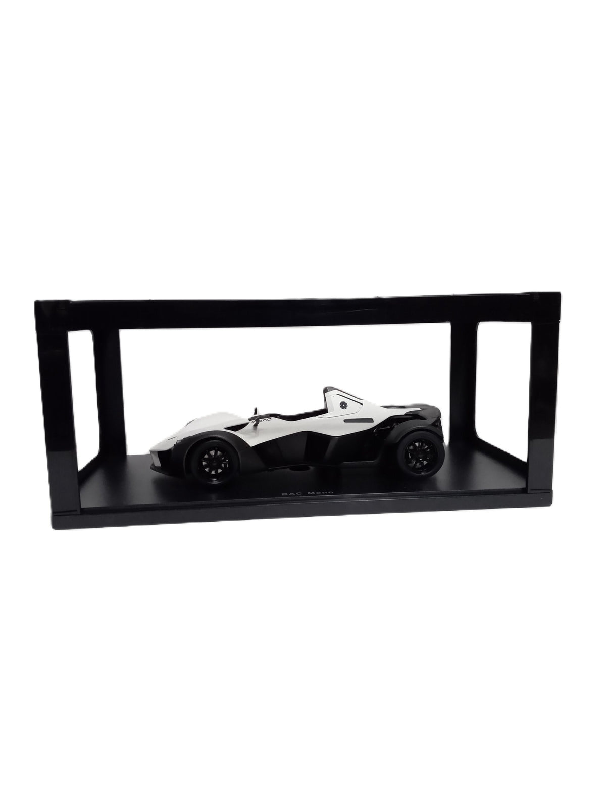 AUTOart コンポジットモデル BAC モノ スケールカー