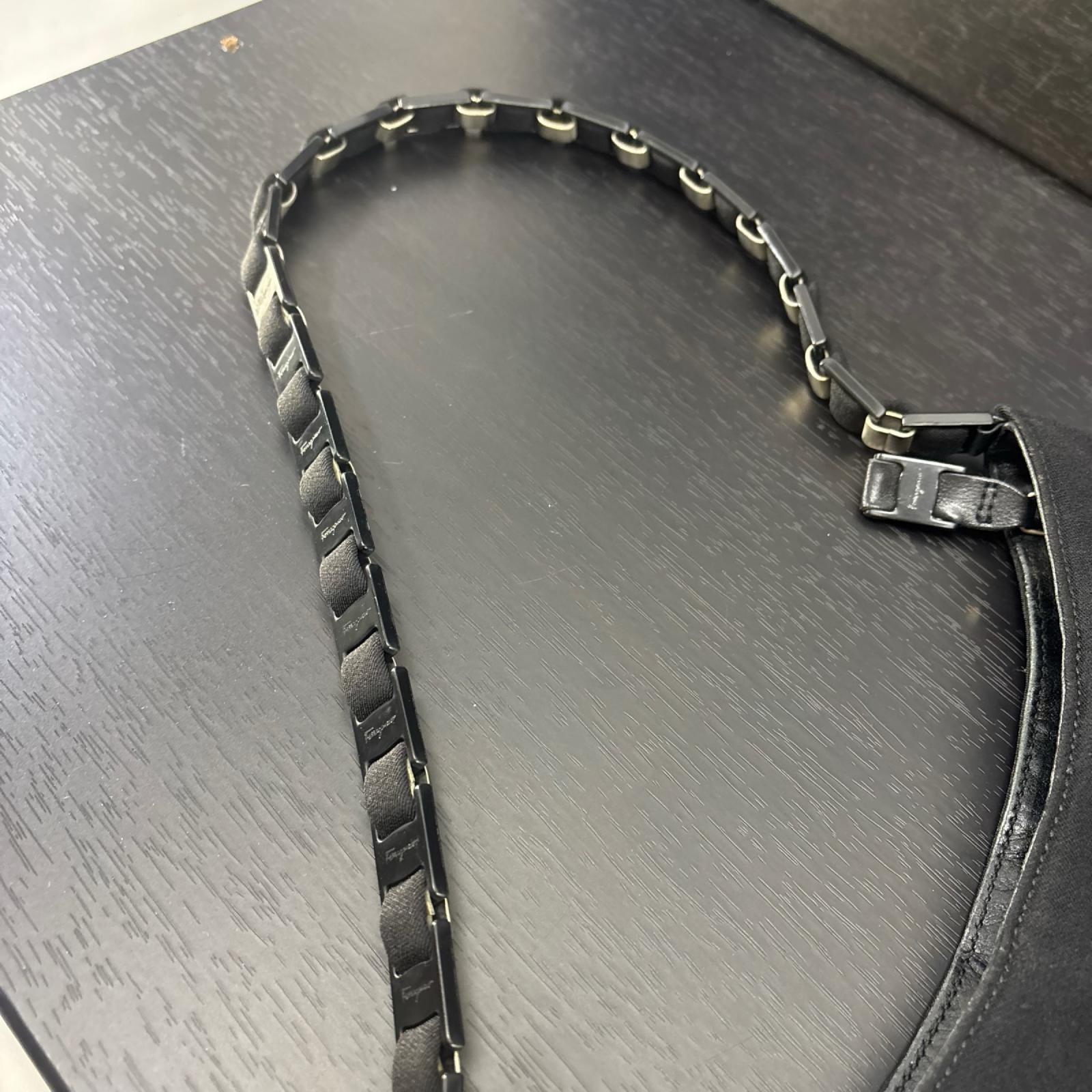 ナイロン ロゴチェーン ワンショルダー 黒