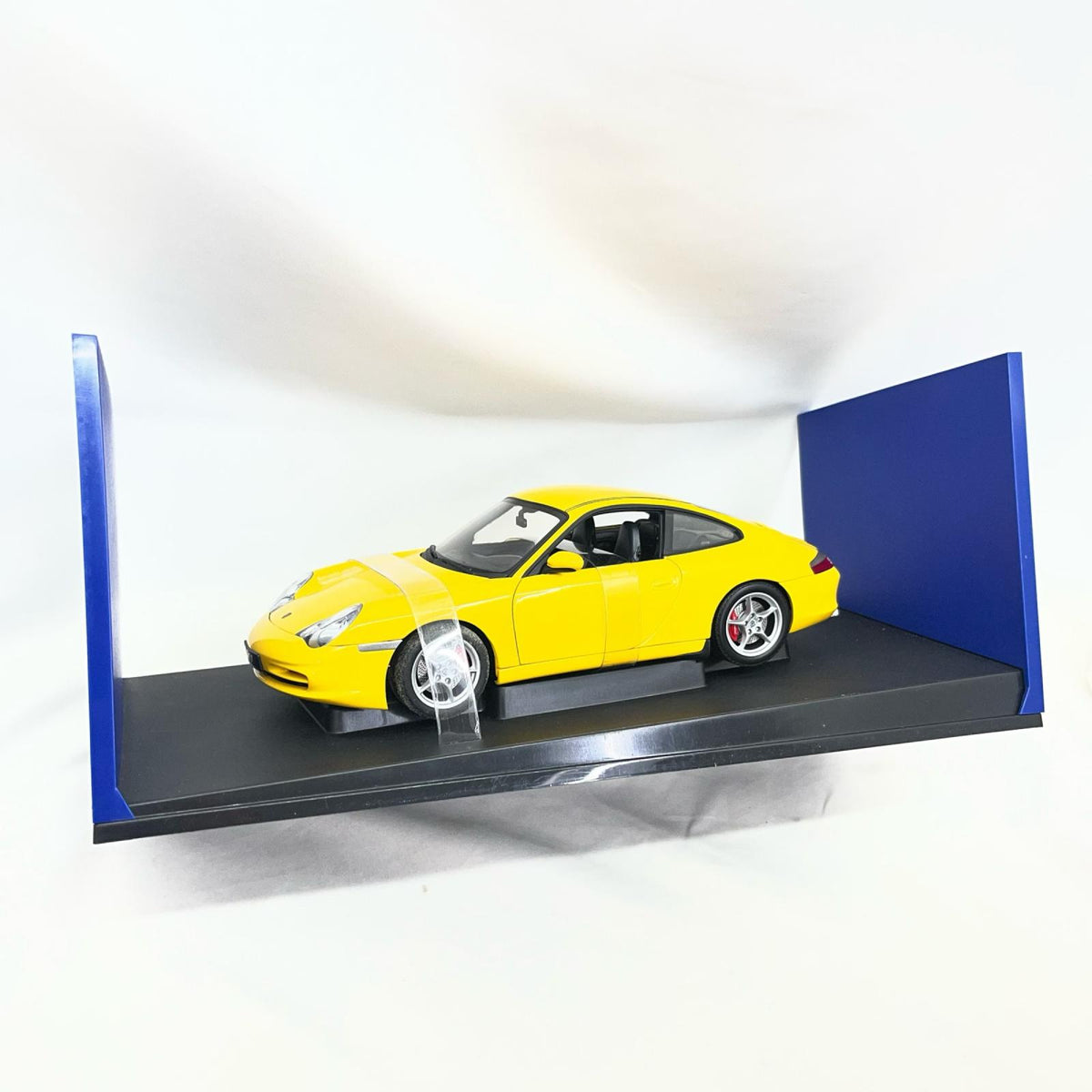 AUTOart PORSCHE 911 CARRERA スケールカー