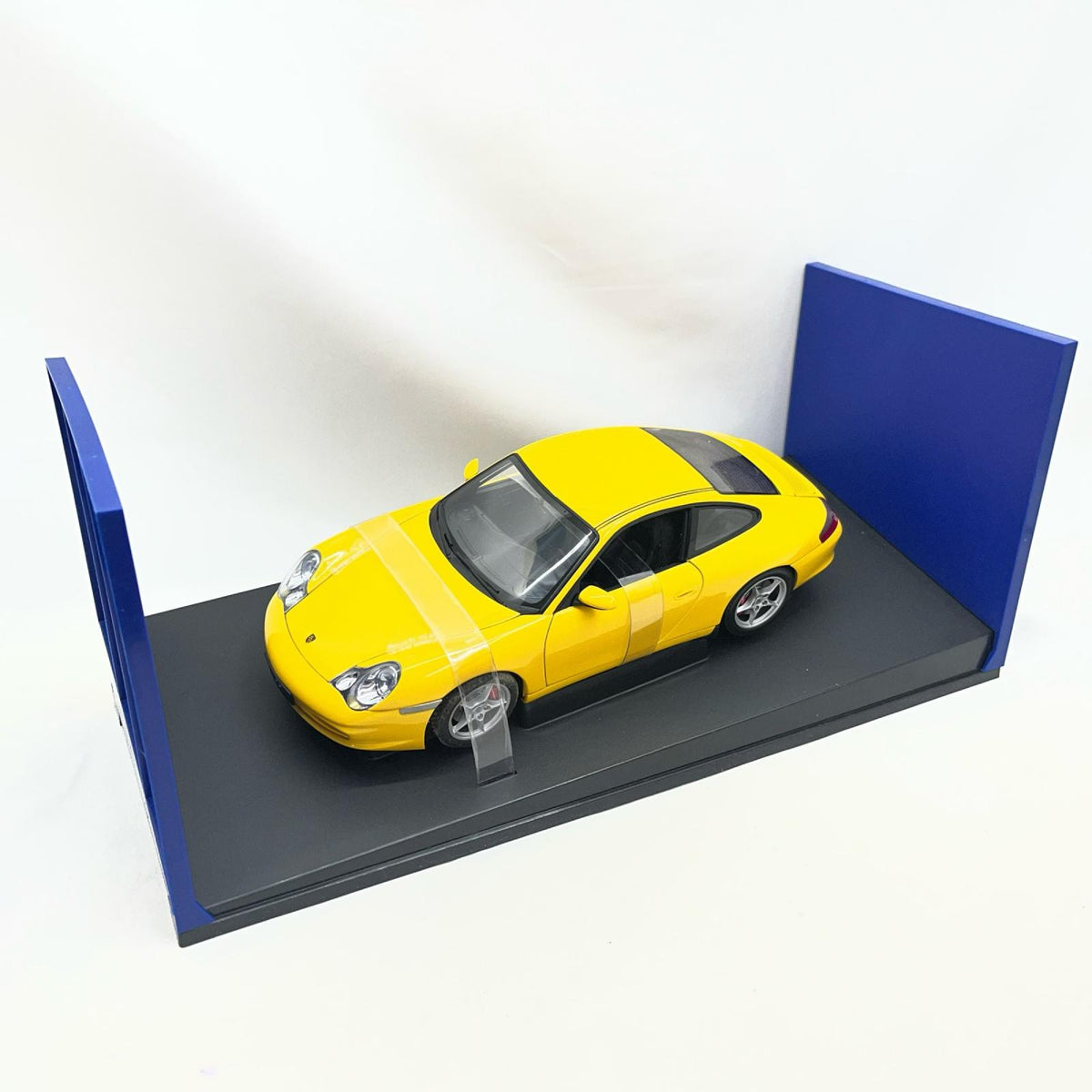 AUTOart PORSCHE 911 CARRERA スケールカー