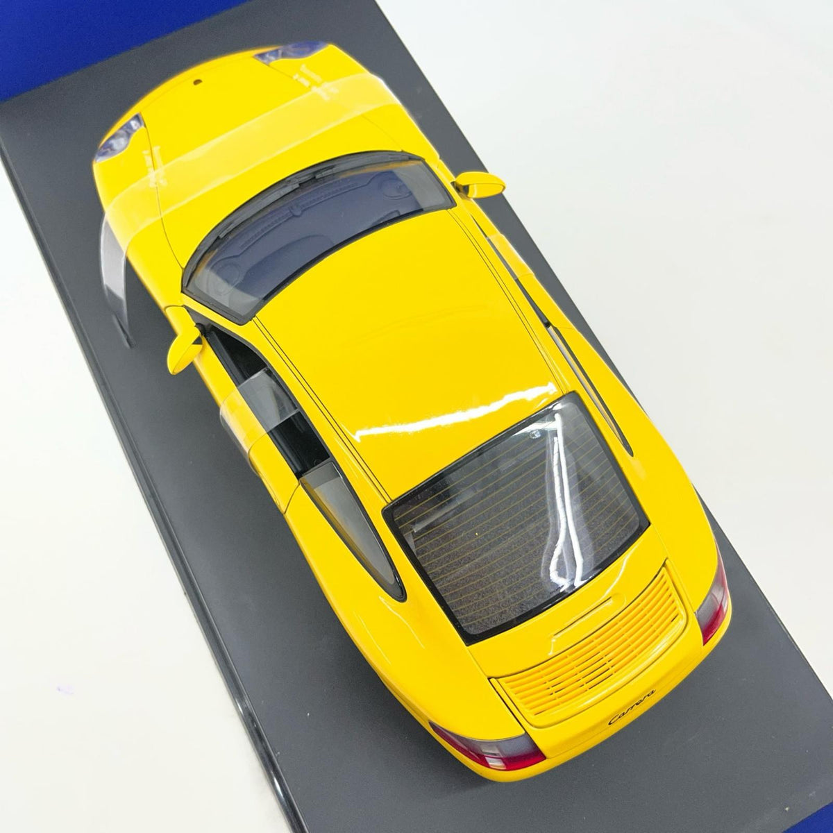 AUTOart PORSCHE 911 CARRERA スケールカー