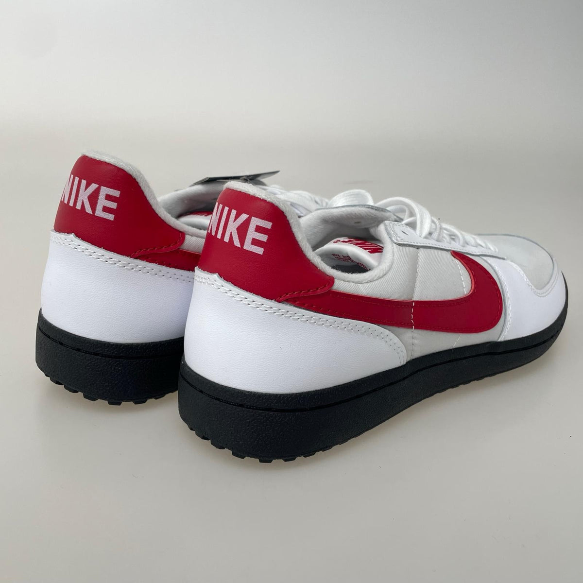 スニーカー NIKE FIELD GENERAL82 ホワイト