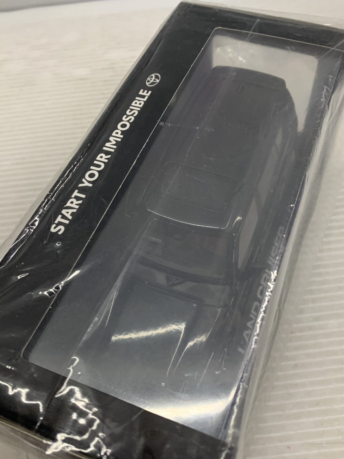 1/30 トヨタ ランドクルーザー 202ブラック カラーサンプル