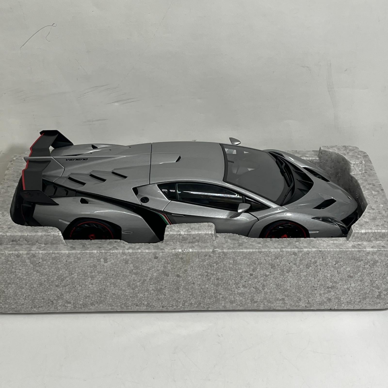 ☆1/18 AUTO art Lamborghini Veneno(グレー) AUTOart スケールカー