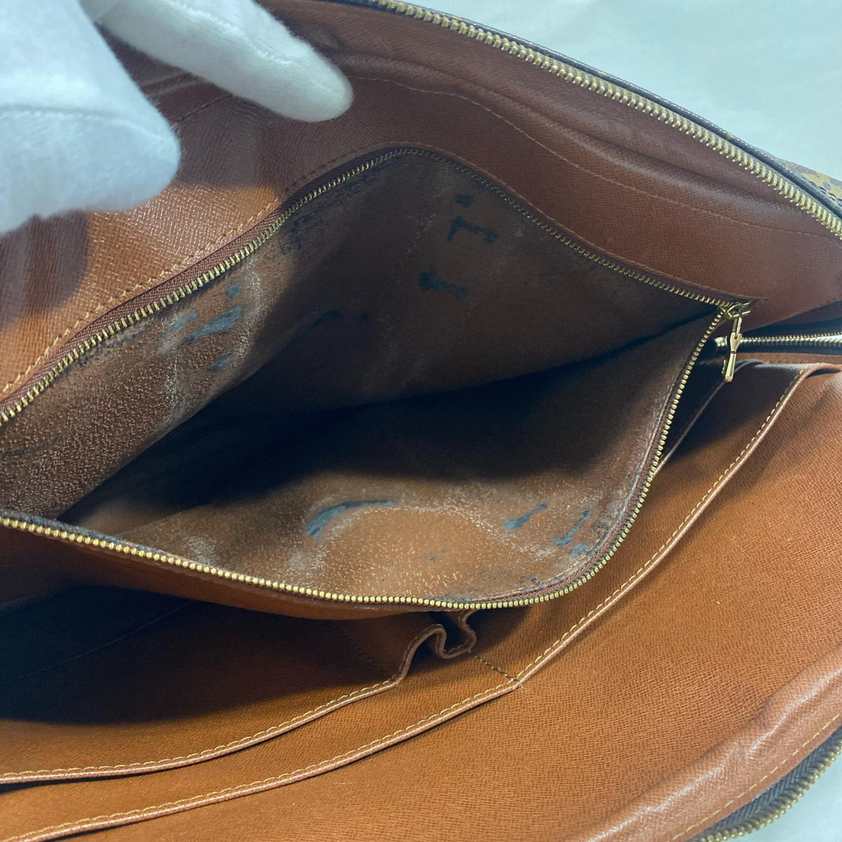 LV/ポルトドキュマンヴォワヤージュ/M40226