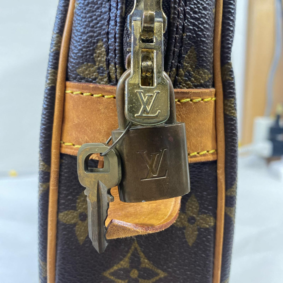 LV/ポルトドキュマンヴォワヤージュ/M40226