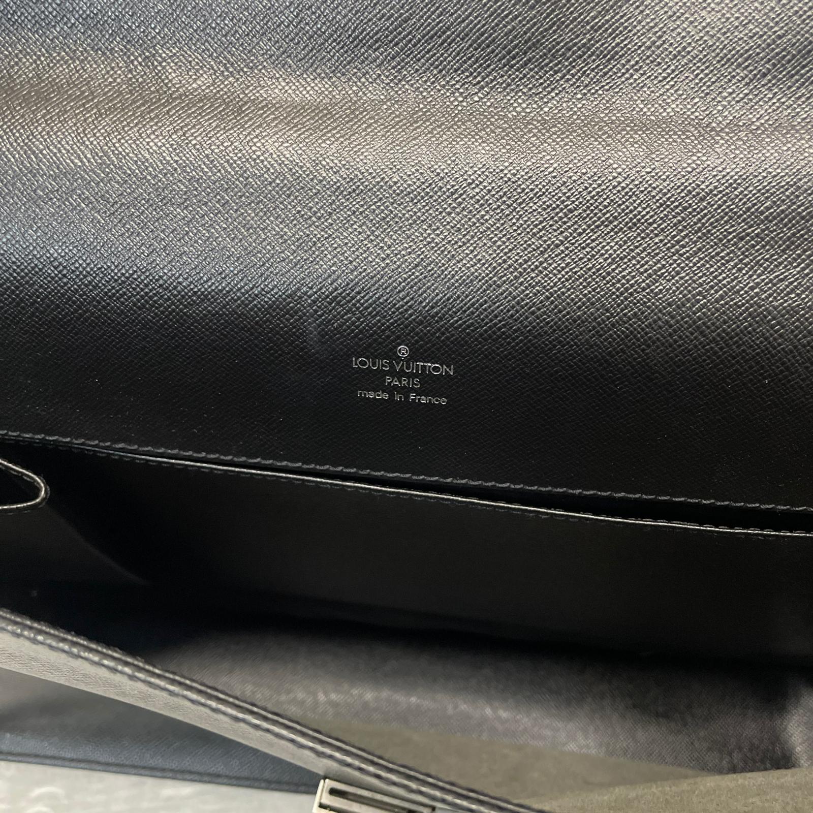 LOUIS VUITTON タイガ アンガラ レザー バッグ 黒