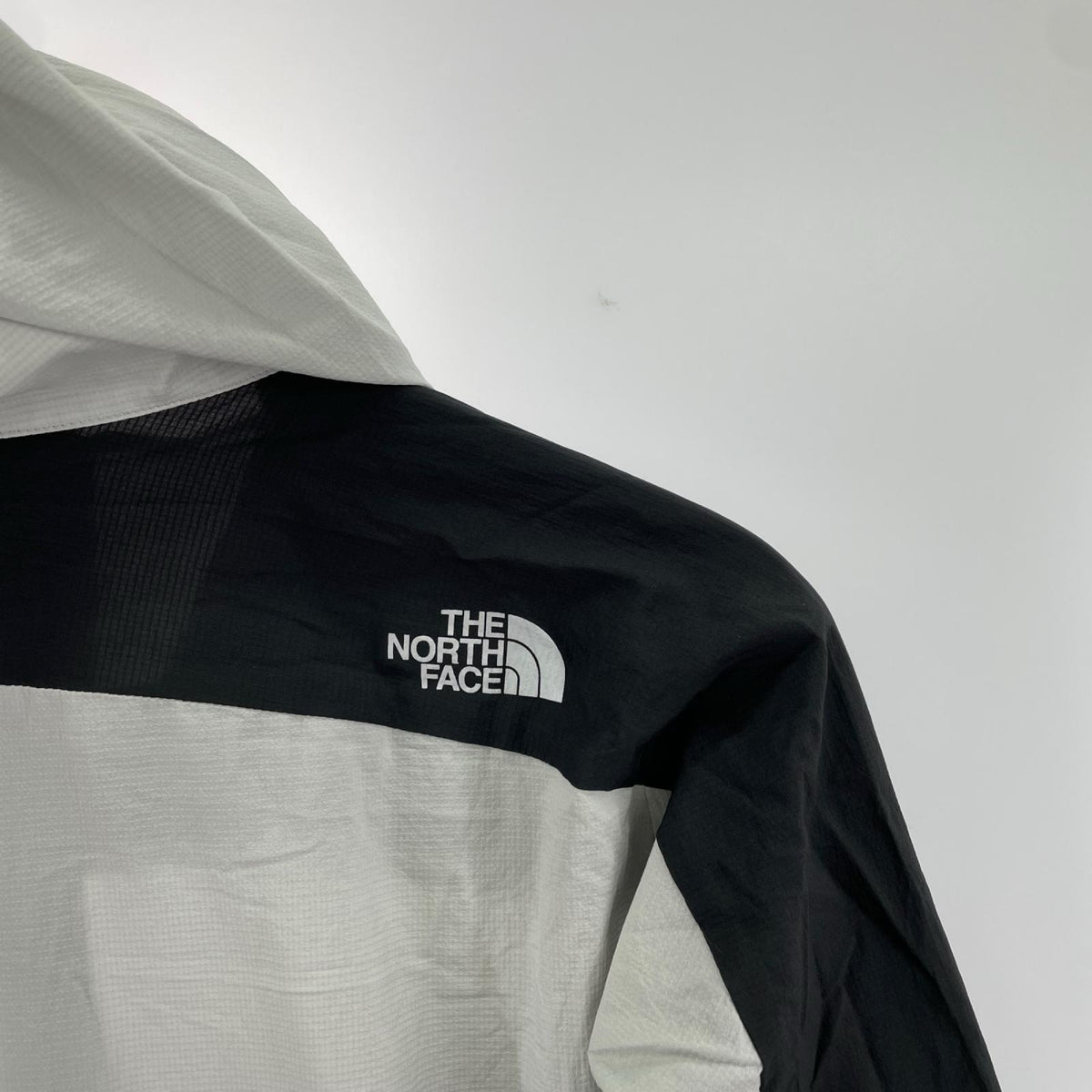 パーカー ナイロンジップパーカー/NP21885/L/グレー L グレー