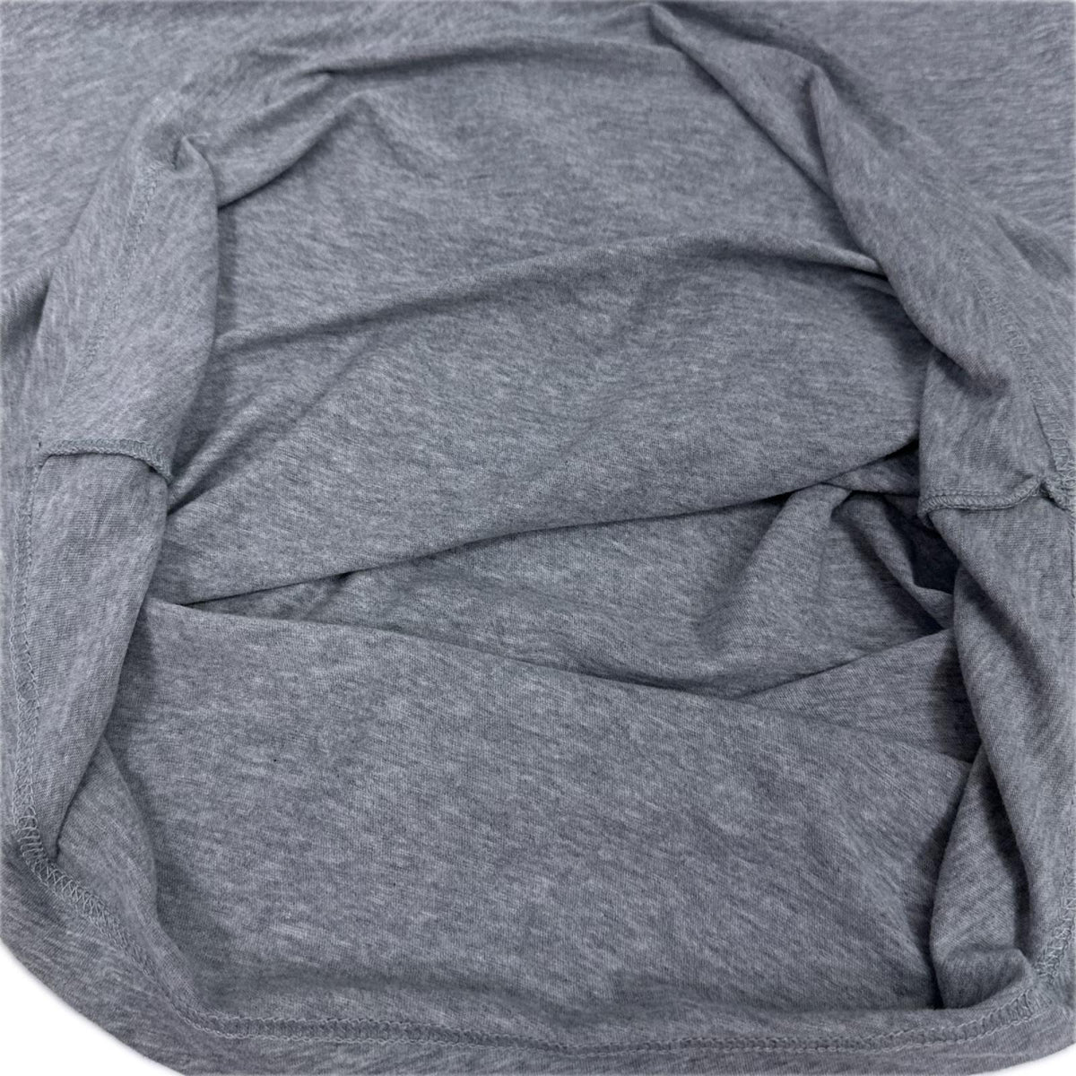 VネックTシャツ グレー