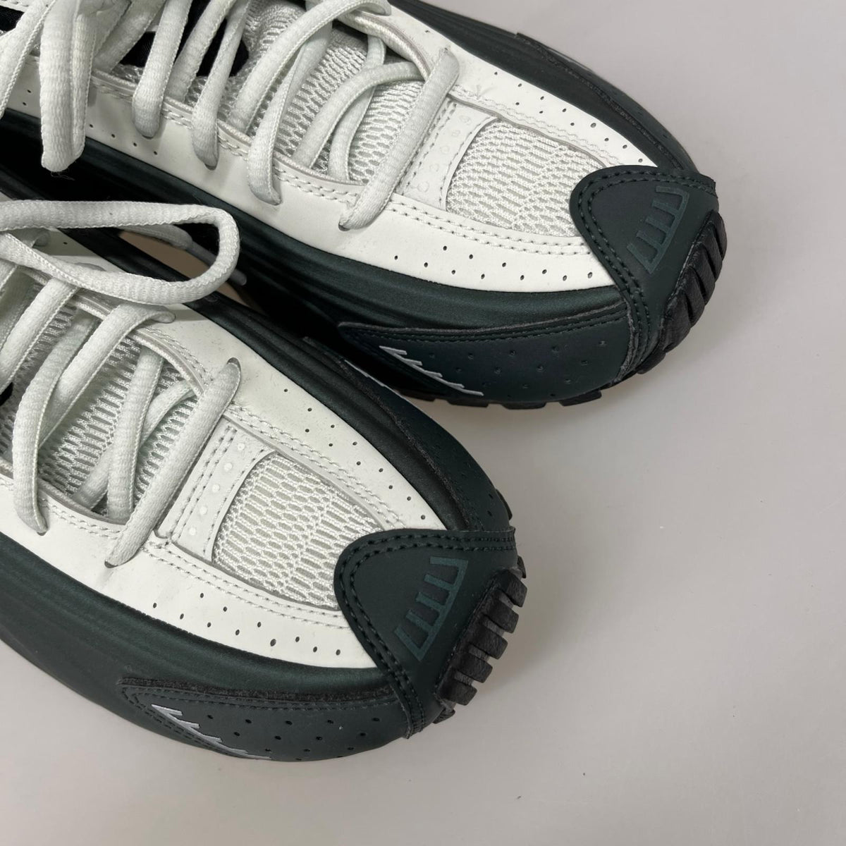 スニーカー SHOX R4 HQ1988-300 27.5cm 27.5cm (US9 1/2 UK9 EU45) ブラック