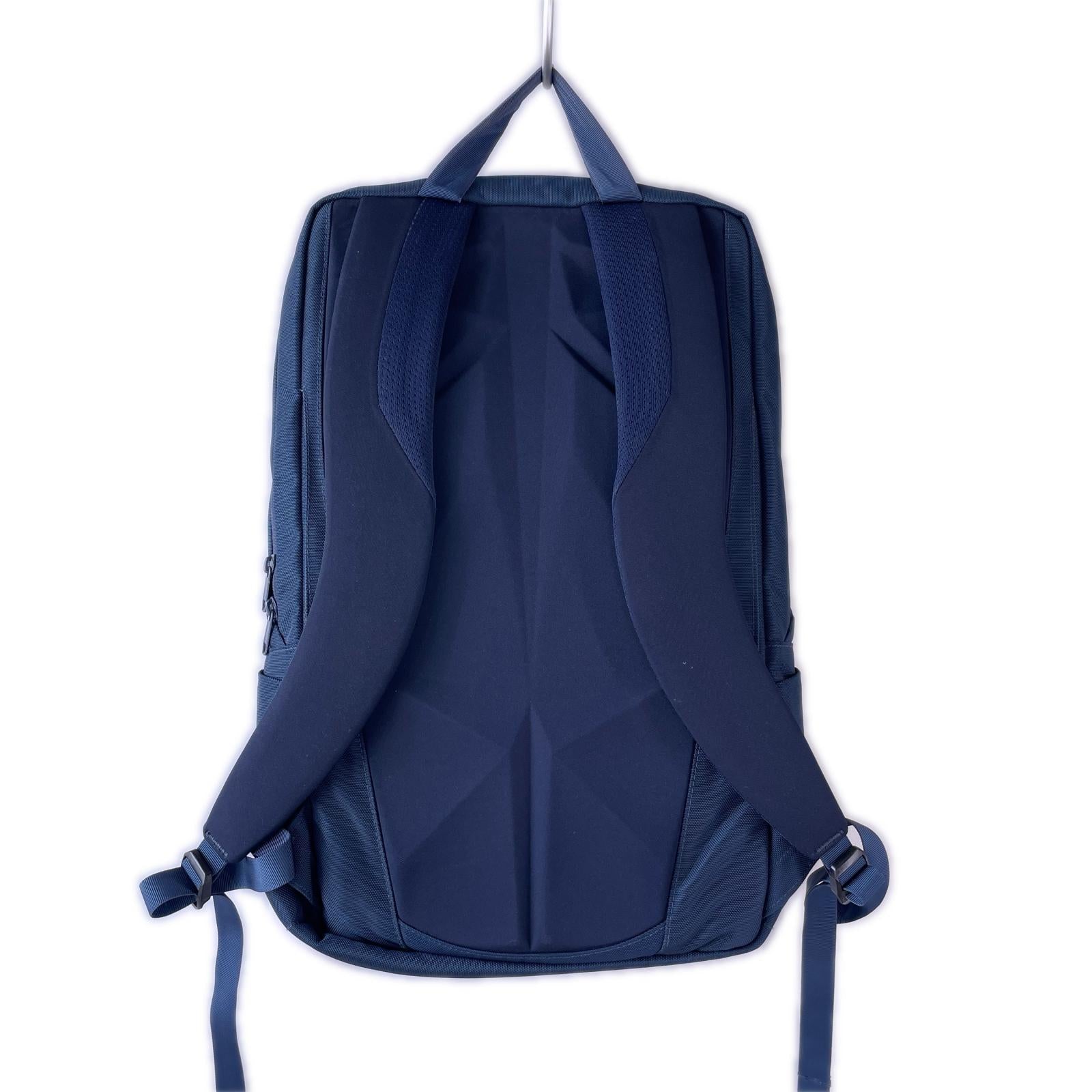 リュック・デイパック SHUTTLE DAYPACK SLIM/ネイビー ネイビー