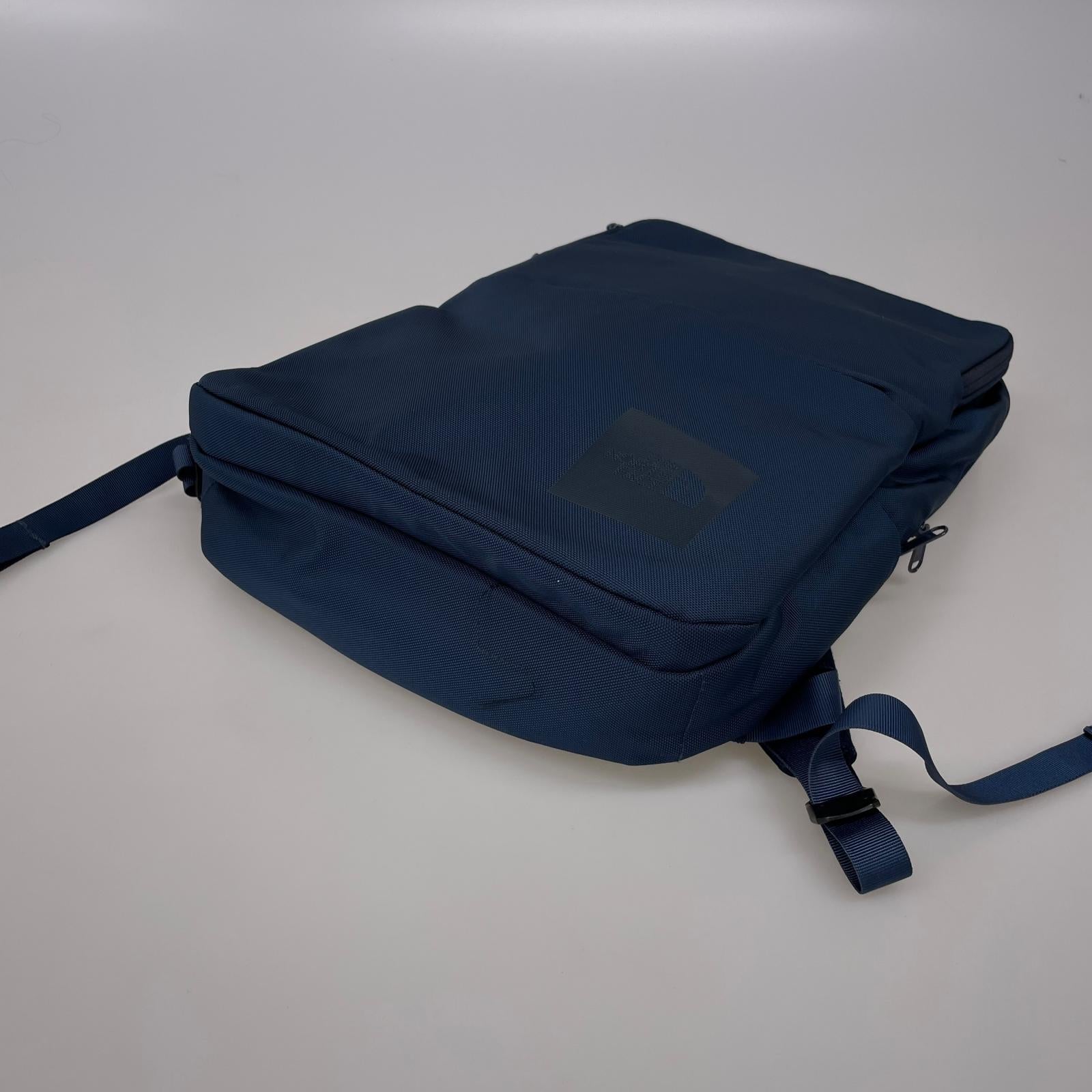 リュック・デイパック SHUTTLE DAYPACK SLIM/ネイビー ネイビー