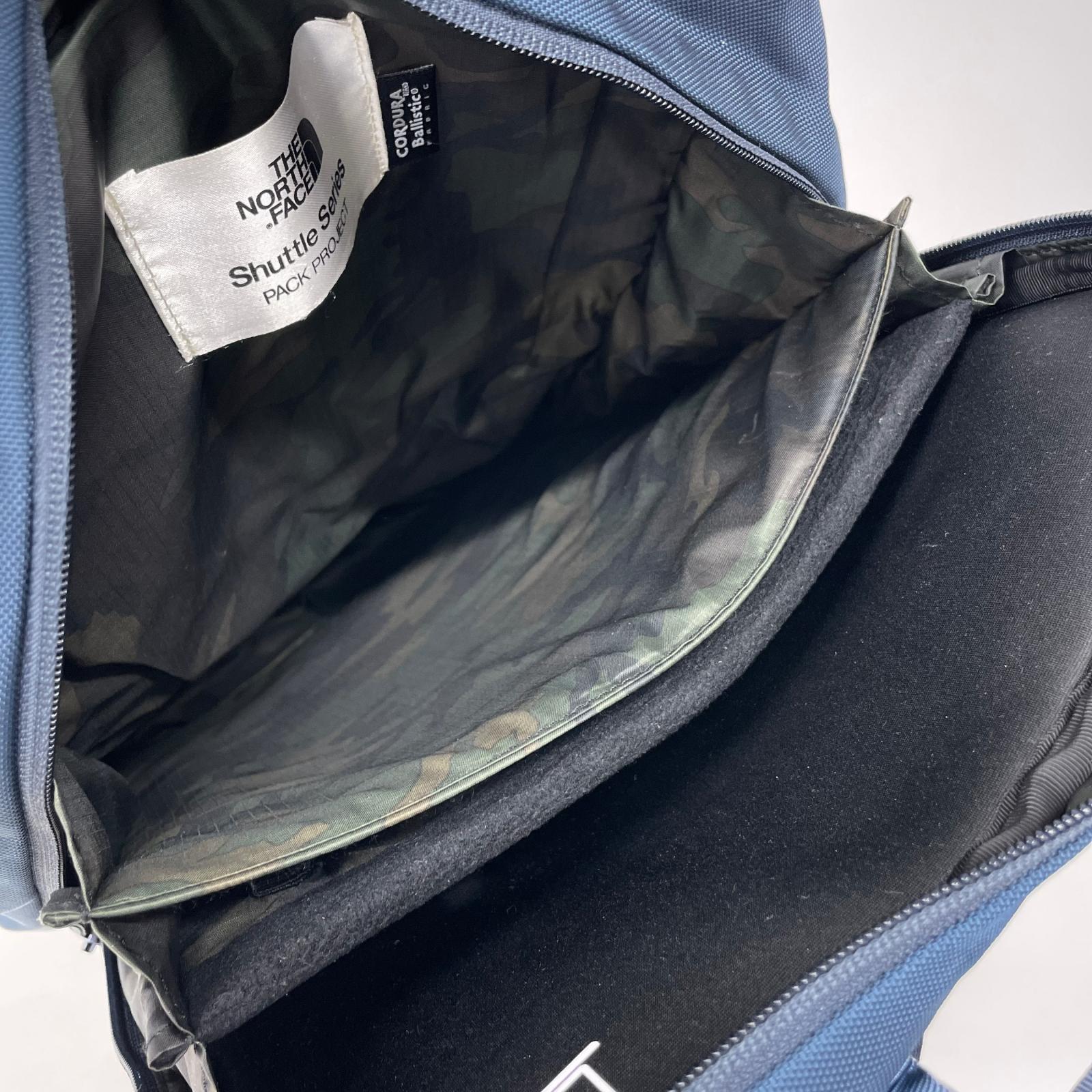 リュック・デイパック SHUTTLE DAYPACK SLIM/ネイビー ネイビー