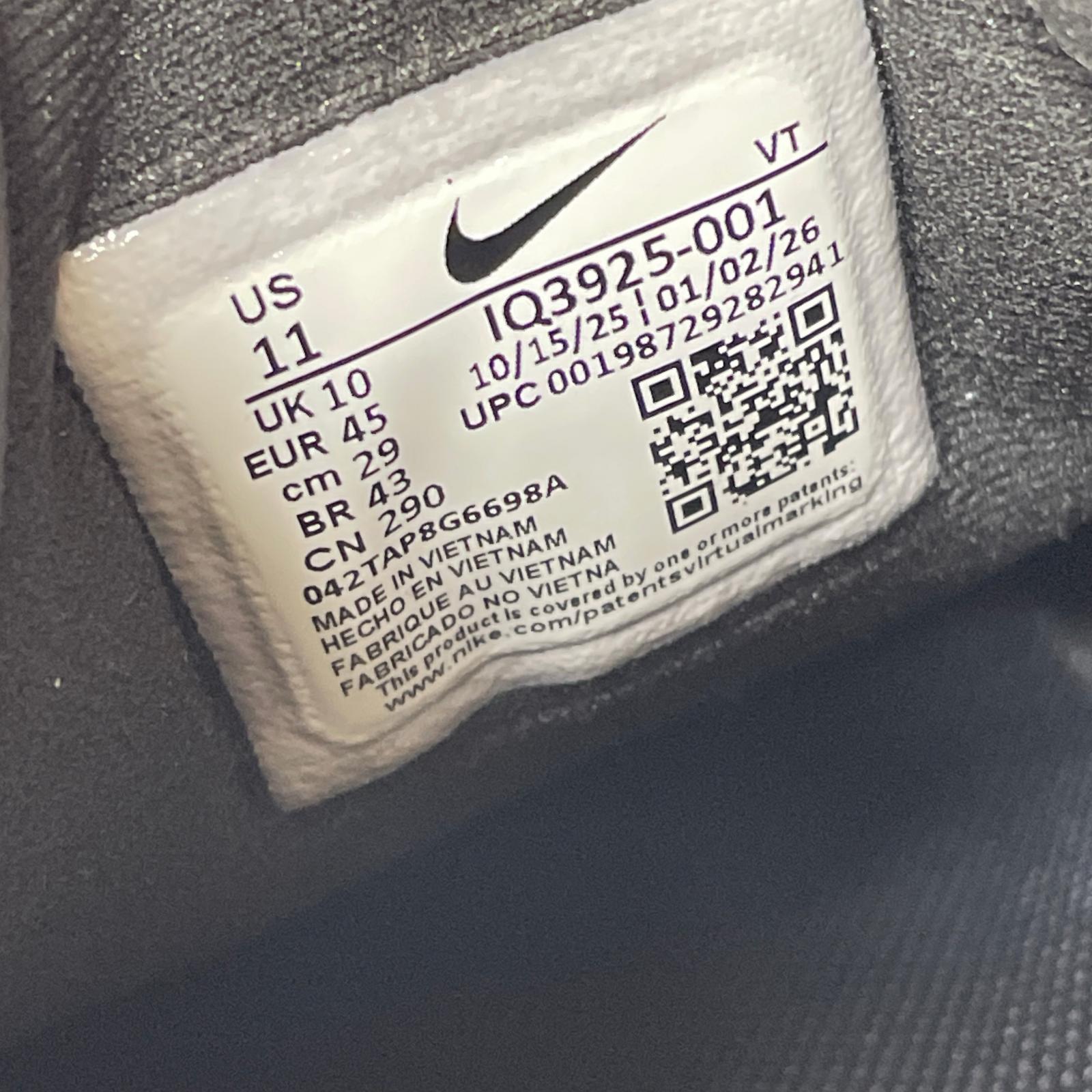 スニーカー NIKE ZOOM VOMERO 18 DSRPT IRON GREY 29㎝ IQ3925-001 29cm (US11 UK10 1/2 EU48) ブラック