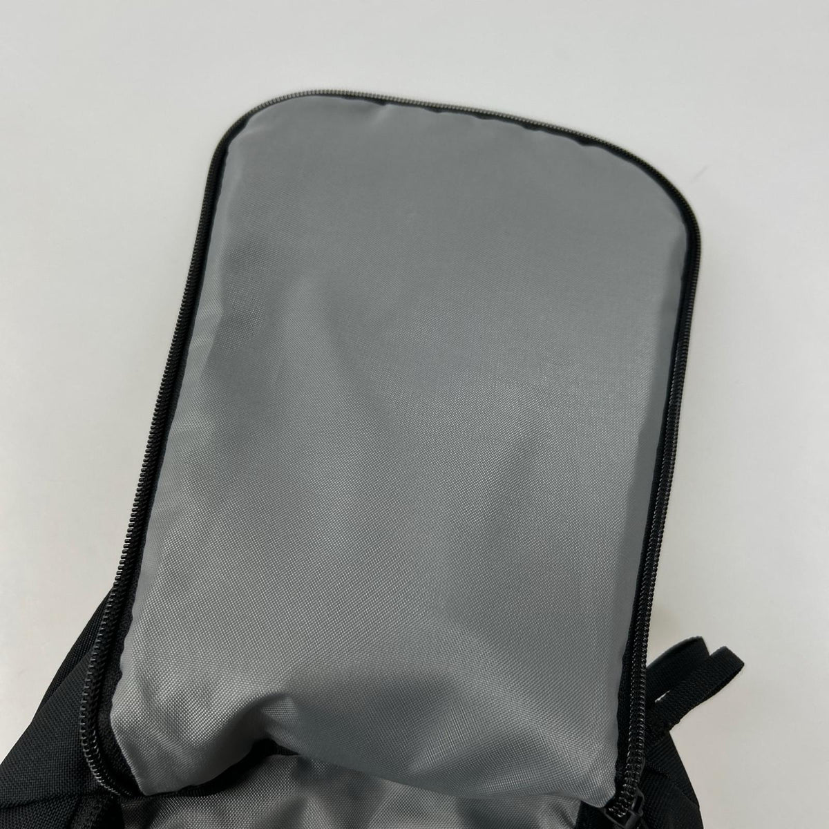 ショルダーバッグ THE NORTH FACE LEAP Sling 7L スリングバッグ ブラック ブラック