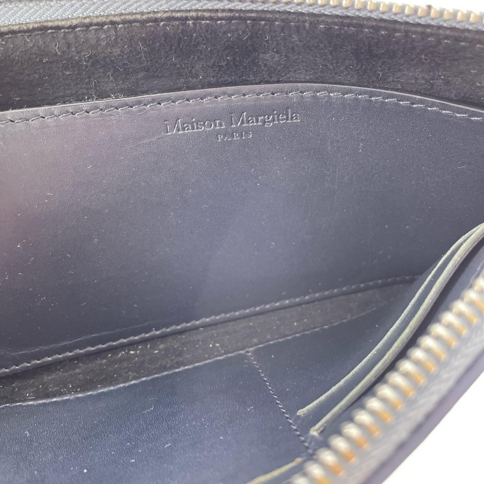 長財布 Zip Around Wallet ブルー