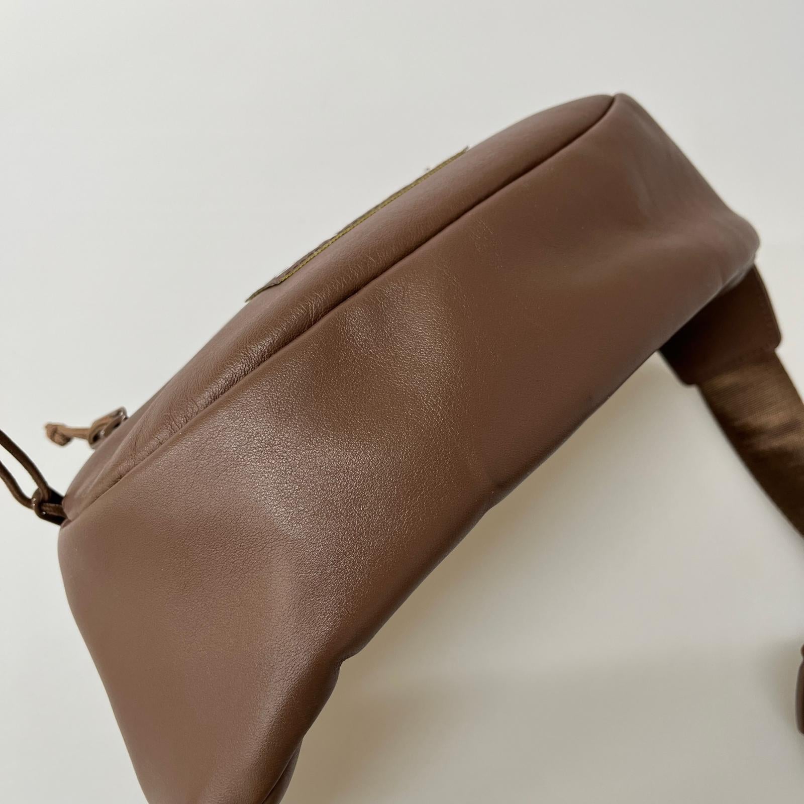 ボディバッグ 24FW Leather Waist Bag ブラウン