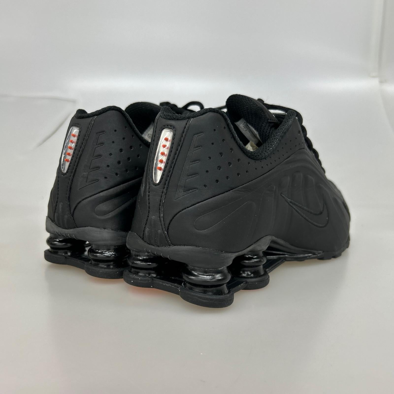 スニーカー AR3565-004 Women's Shox R4 黒 (27.5) 27.5cm (US9 1/2 UK9 EU45) ブラック