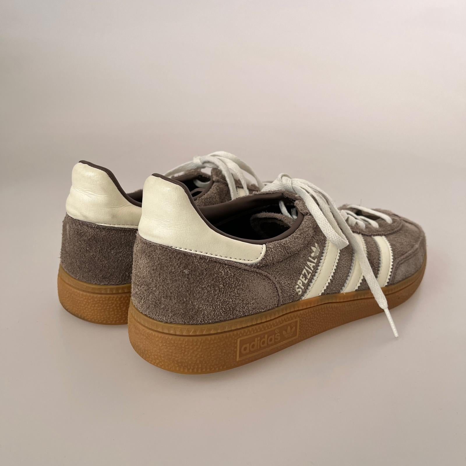 スニーカー adidas HANDBALL SPEZIAL ローカットスニーカー 27.5㎝ ブラウン 27.5cm (US9 1/2 UK9 EU45) ブラウン