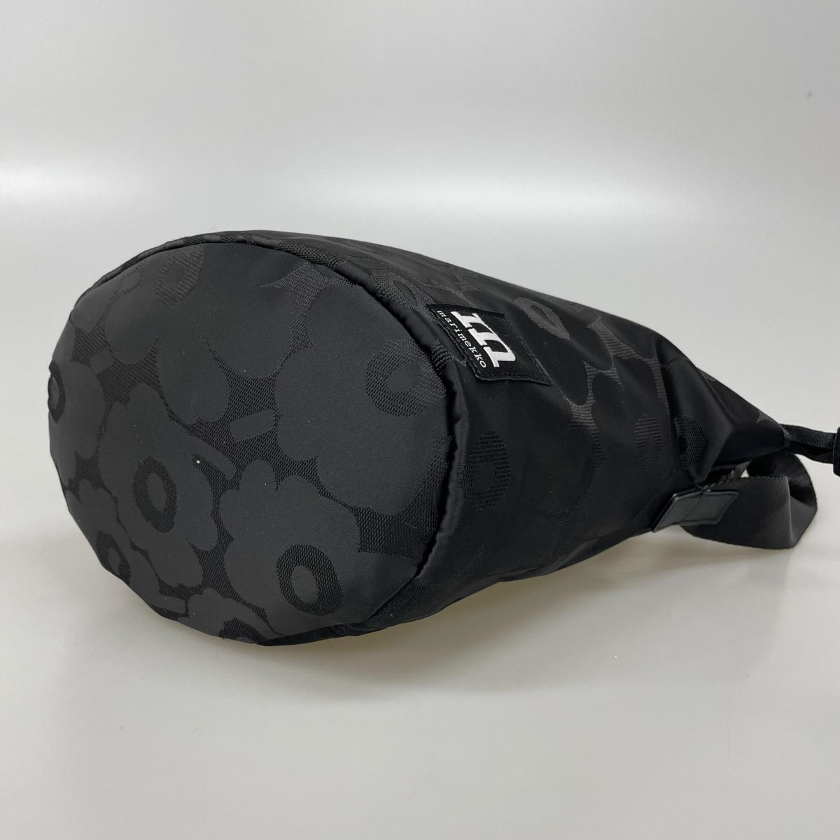 ショルダーバッグ Carry All Unikko ブラック