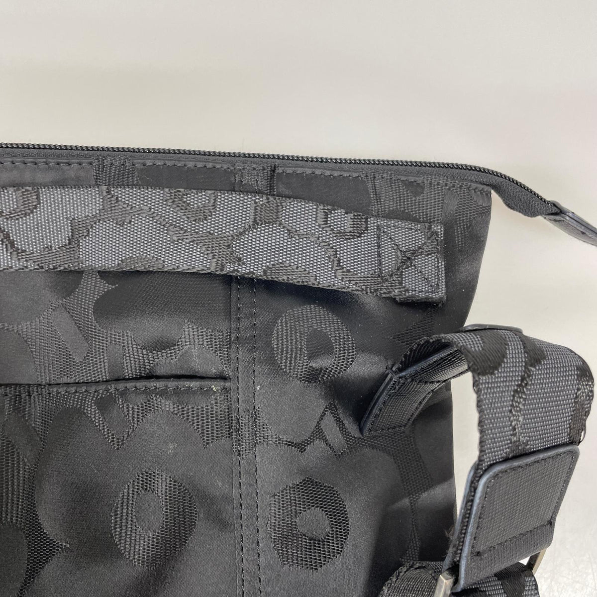 ショルダーバッグ Carry All Unikko ブラック