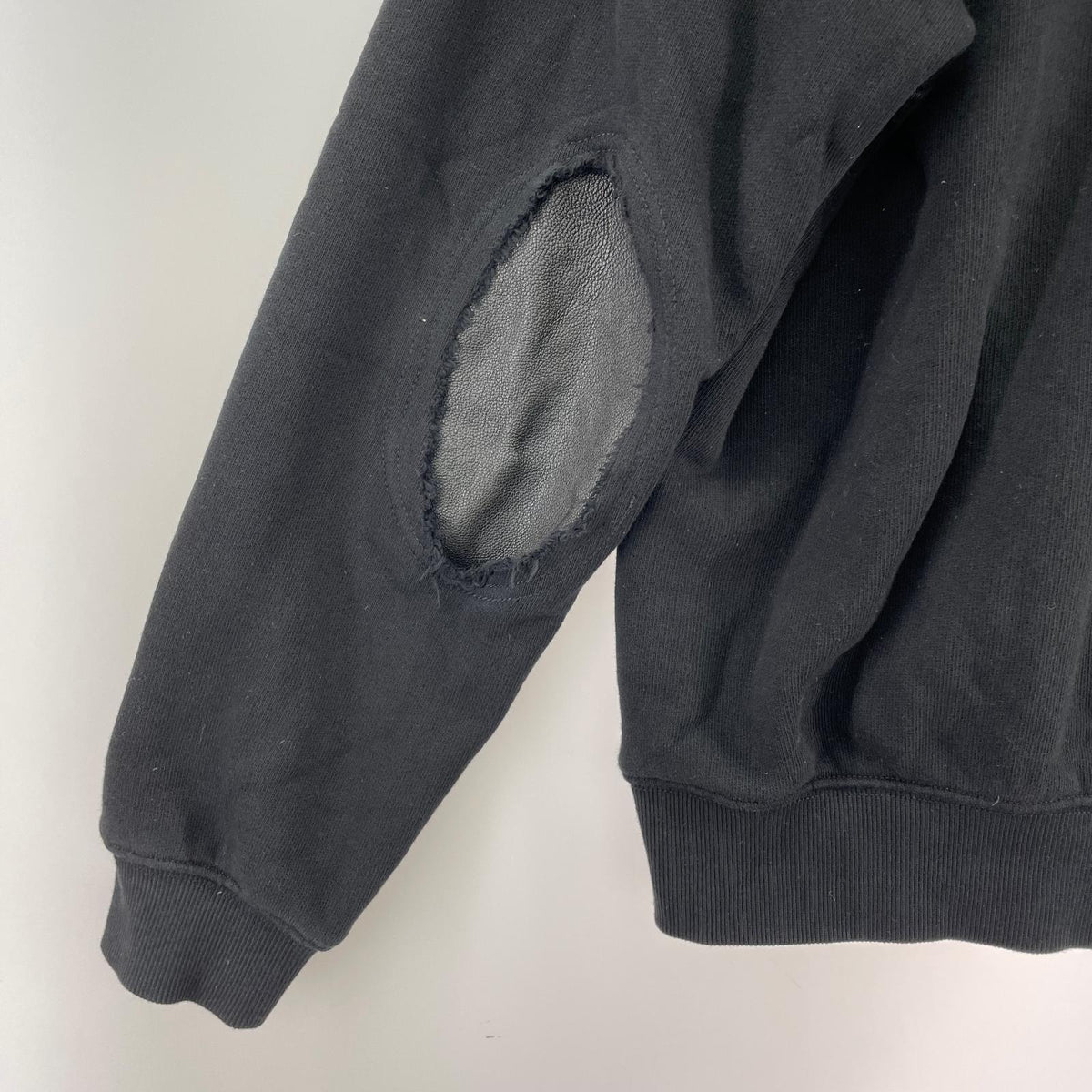 パーカー LEATHER ELBOW PATCH ZIP HOODED SWEAT L ブラック