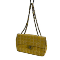 CHANEL ニュートラベルライン・マトラッセショルダーバッグ