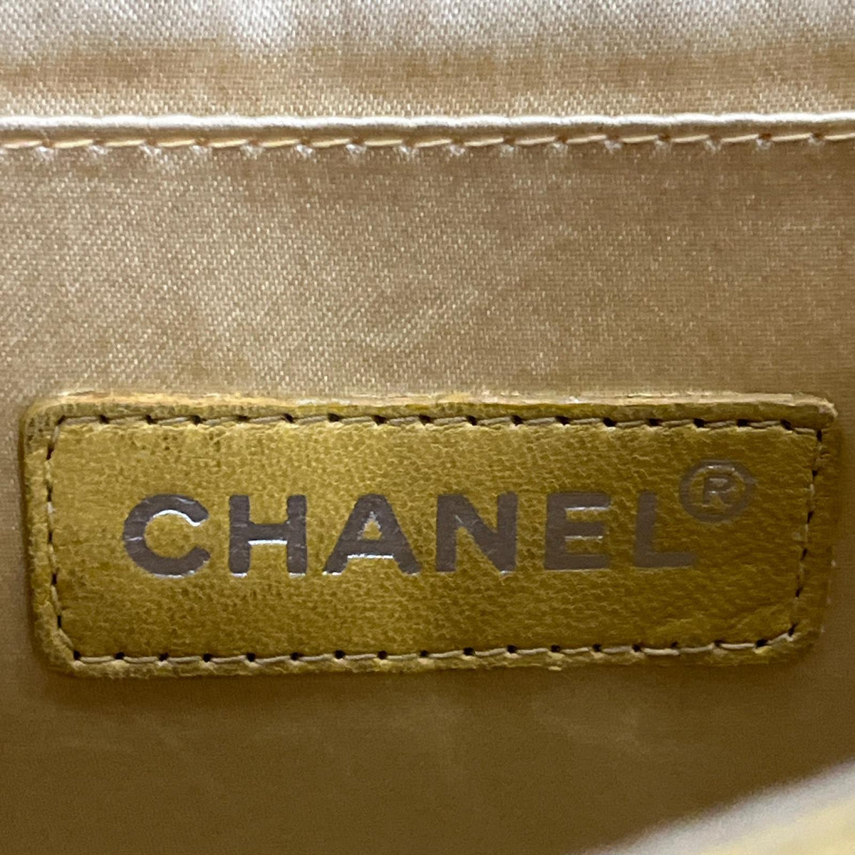 CHANEL ニュートラベルライン・マトラッセショルダーバッグ
