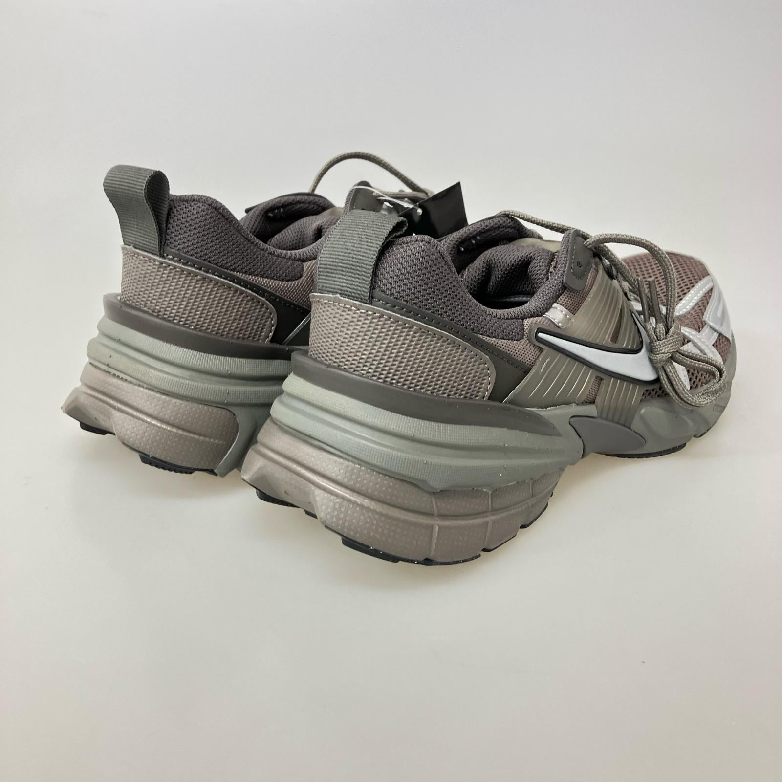 スニーカー V2K RUN/28.5/HQ1678-200 28.5cm (US10 1/2 UK10 EU47)