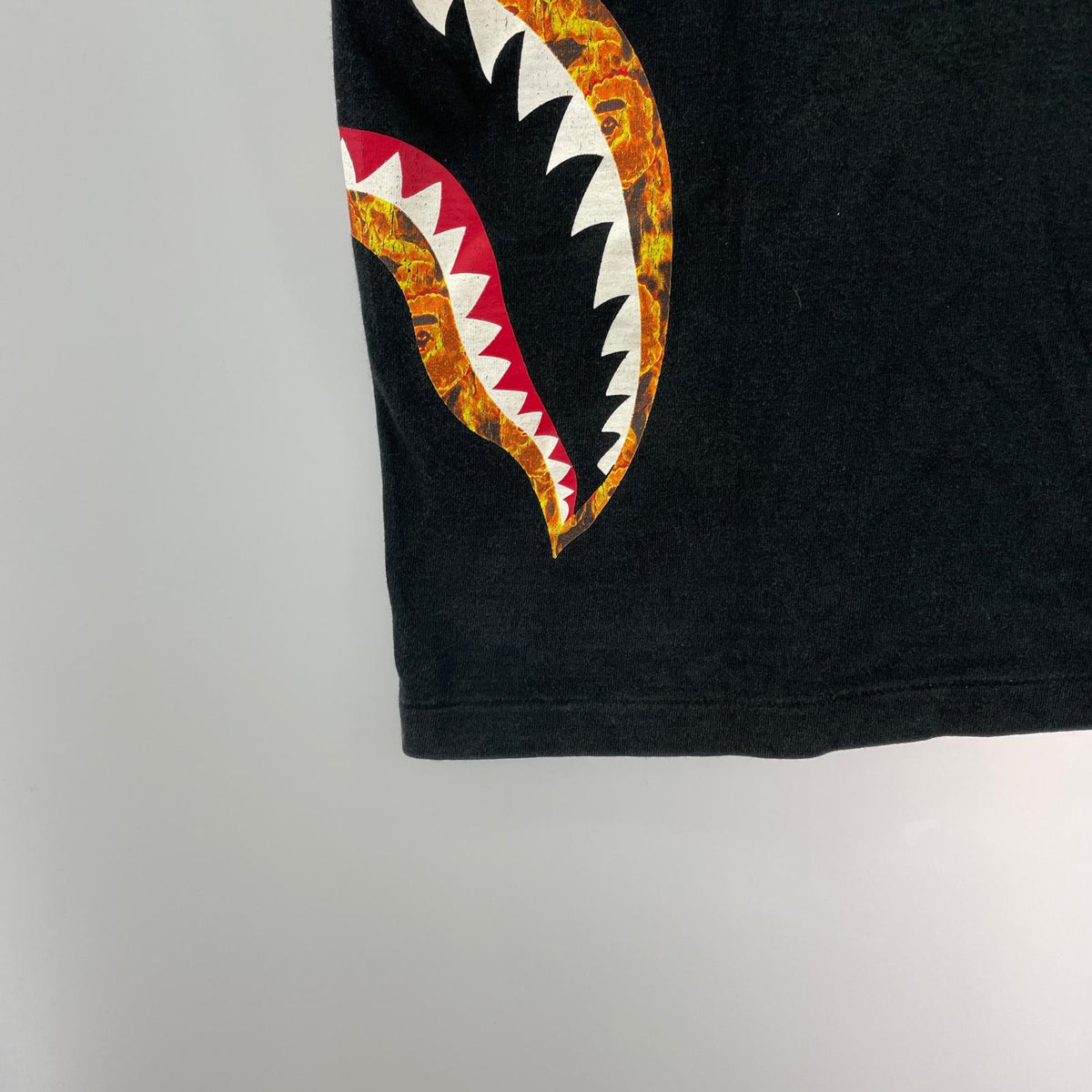 半袖Tシャツ FLAME SIDE SHARK TEE(L)ブラック L ブラック
