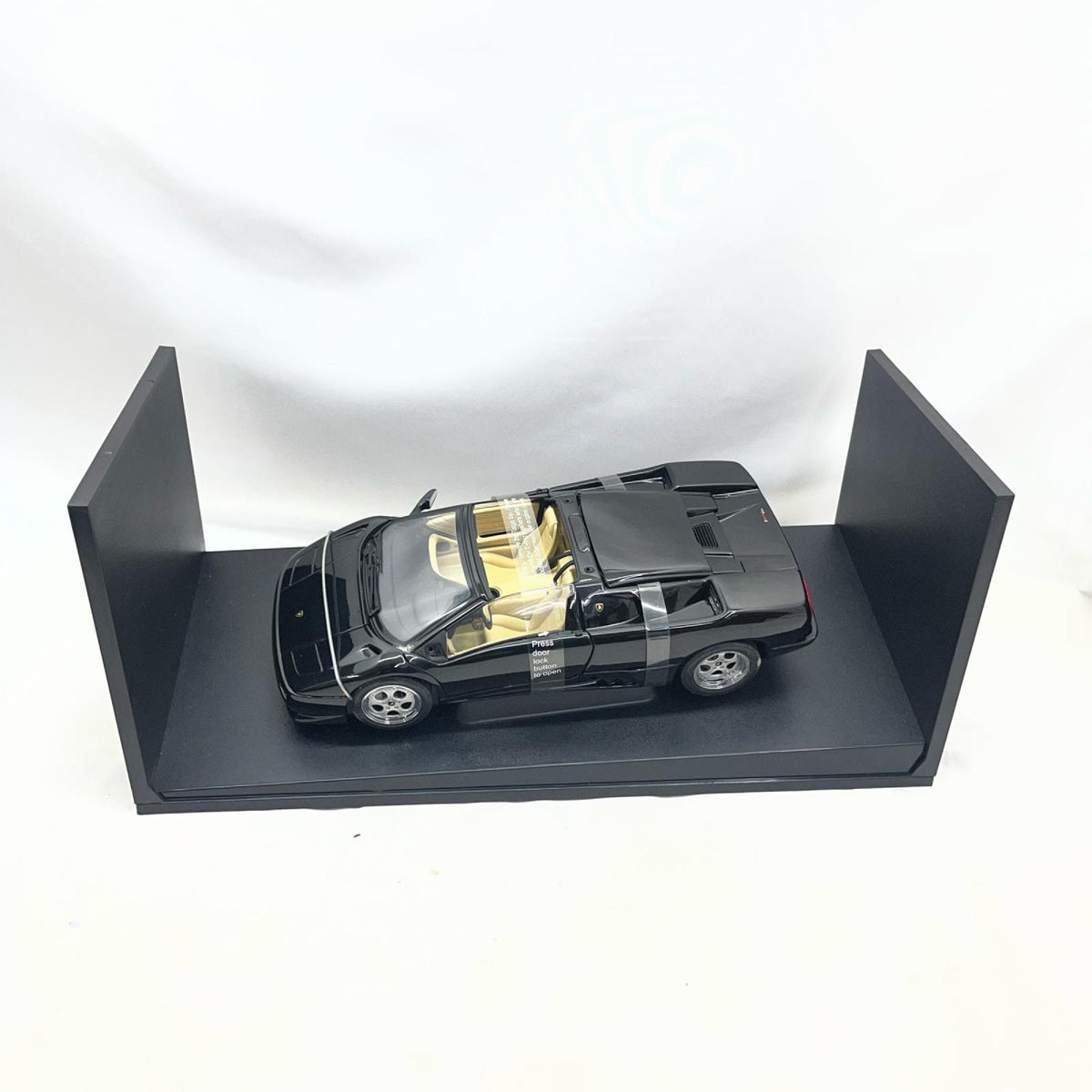 AUTOart 1/18 LAMBORGHINI DIABLO ROADSTER スケールカー