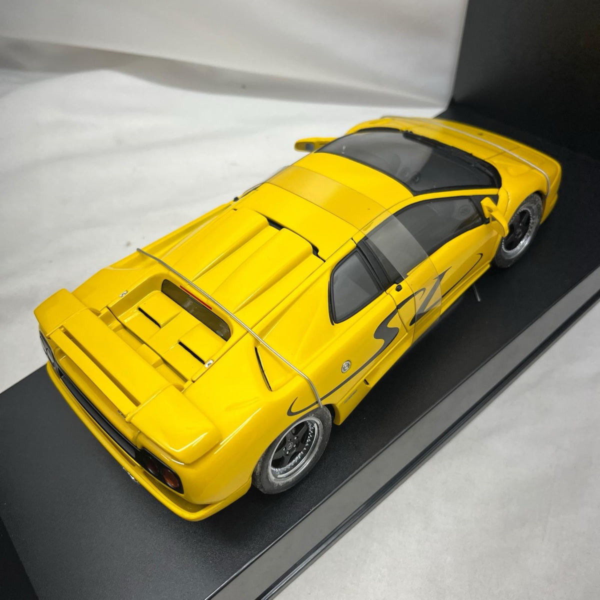 AUTOart 1/18 LAMBORGHINI DIABLO SV スケールカー