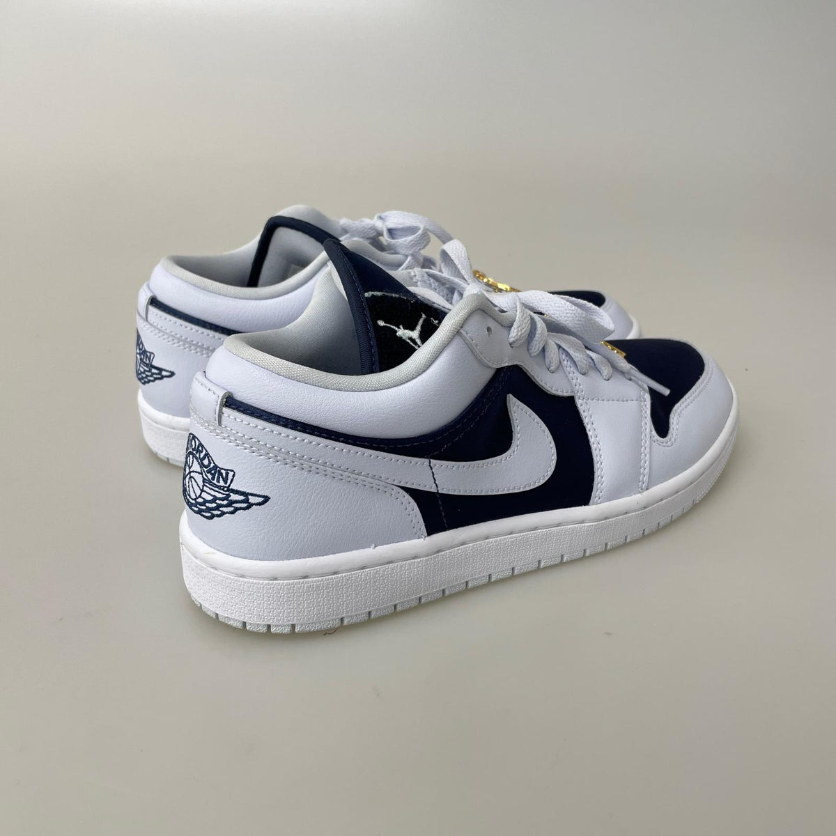 スニーカー Air Jordan 1 Low Football Grey (27.0) 27cm (US9 UK8 1/2 EU44)