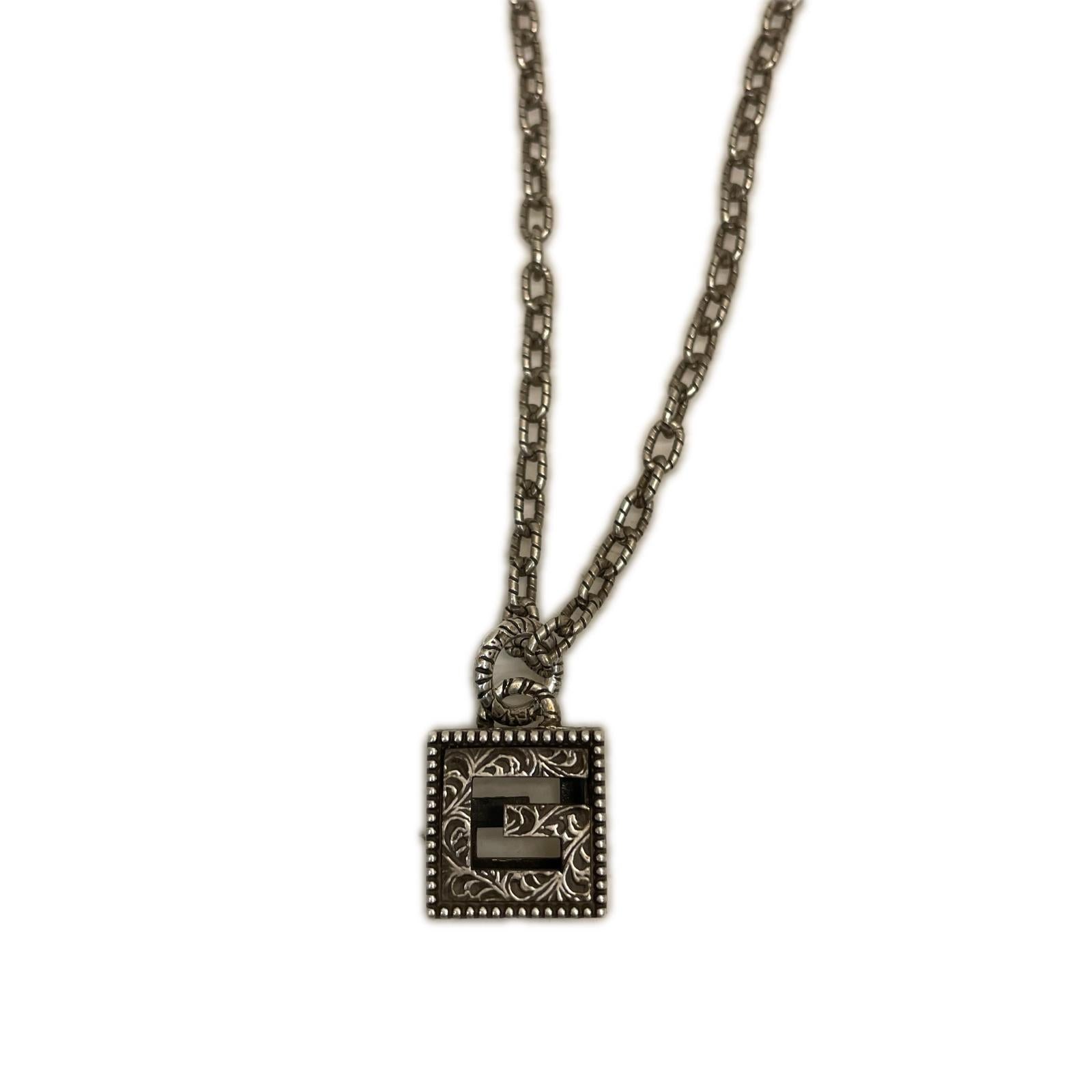 GUCCI スクエアG キューブ シルバーネックレス