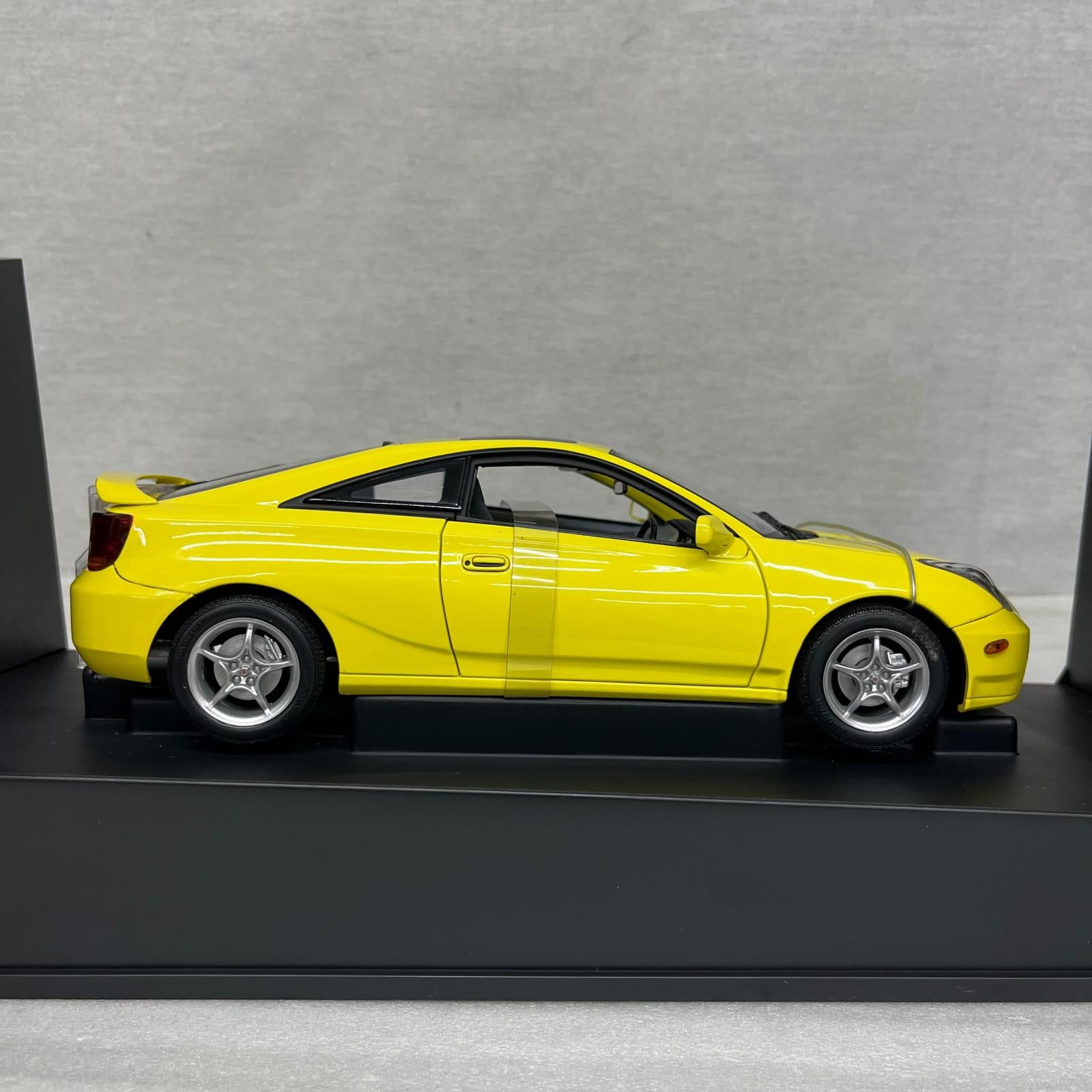 AUTOart トヨタ セリカ GT-S 黄 スケールカー