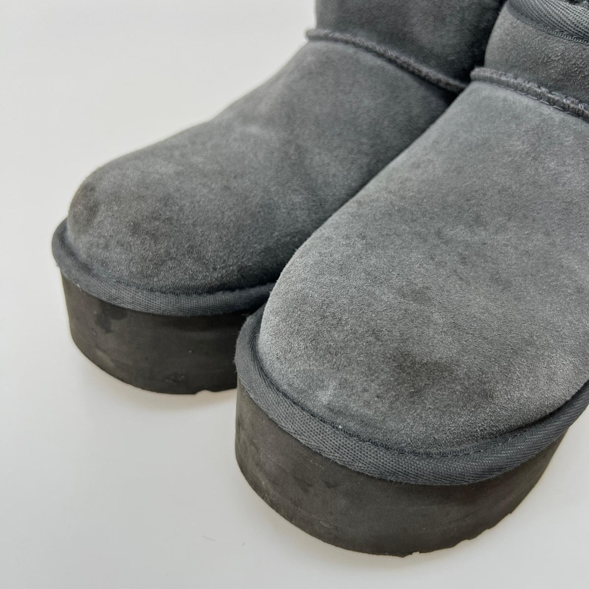 ブーツ Classic Ultra Mini Platform/23.0/グレー 23cm (US5 UK4 1/2 EU36) グレー