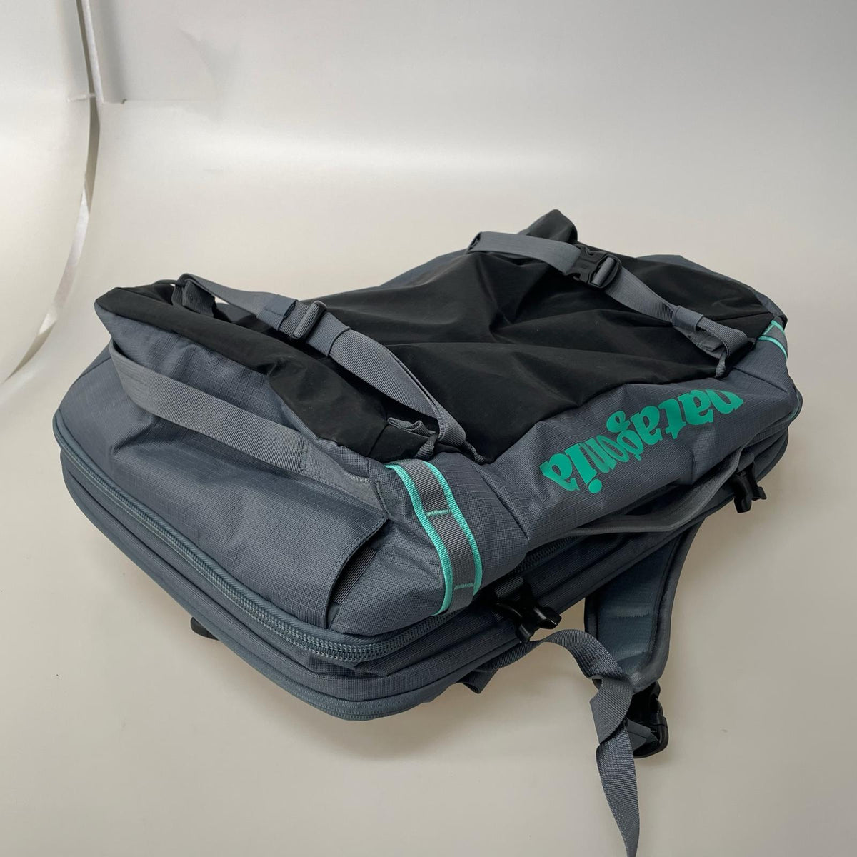 リュック・デイパック 55L BLACK HOLE DUFFEL