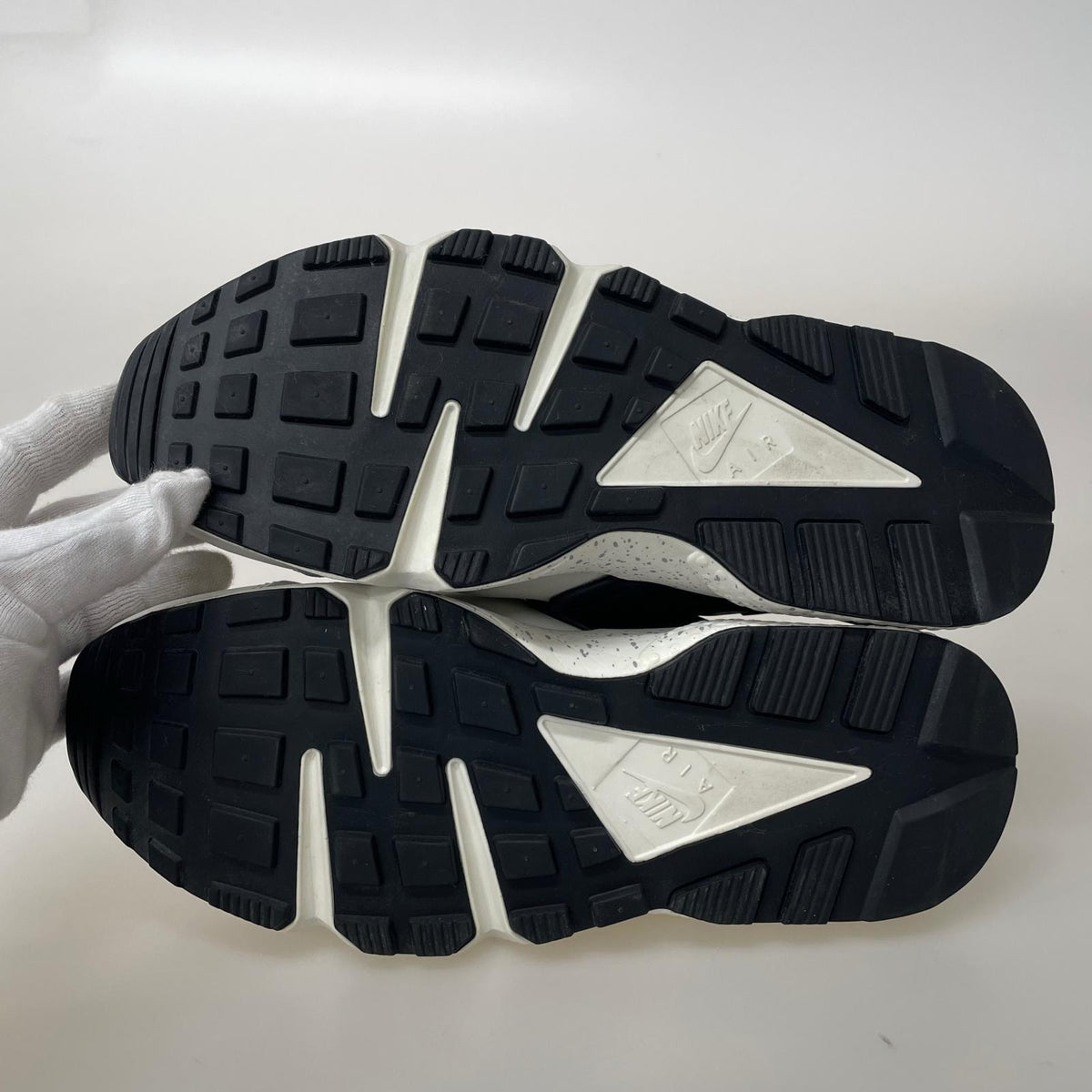 スニーカー AIR HUARACHE (27.0cm) DD1068-003 27cm (US9 UK8 1/2 EU44) ホワイト