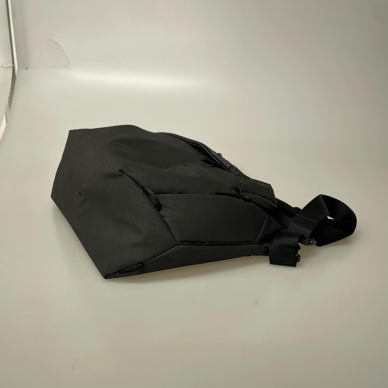 ショルダーバッグ EVERYDAY SLING 10L