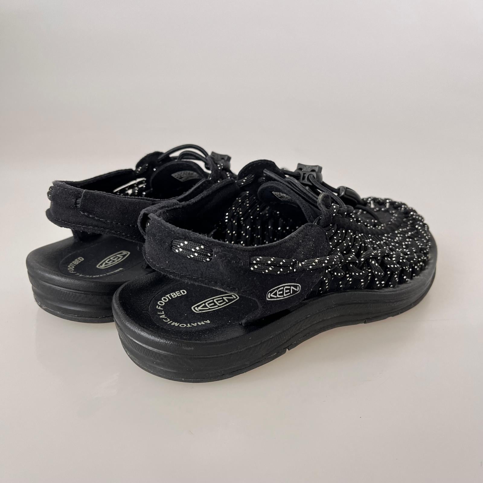 その他靴 KEEN UNEEK BLACK/SILVER 23.5cm ブラック 23.5cm (US5 1/2 UK5 EU37) ブラック