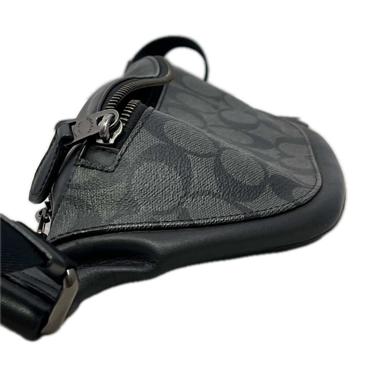 COACH シグネチャー ボディバッグ F84711