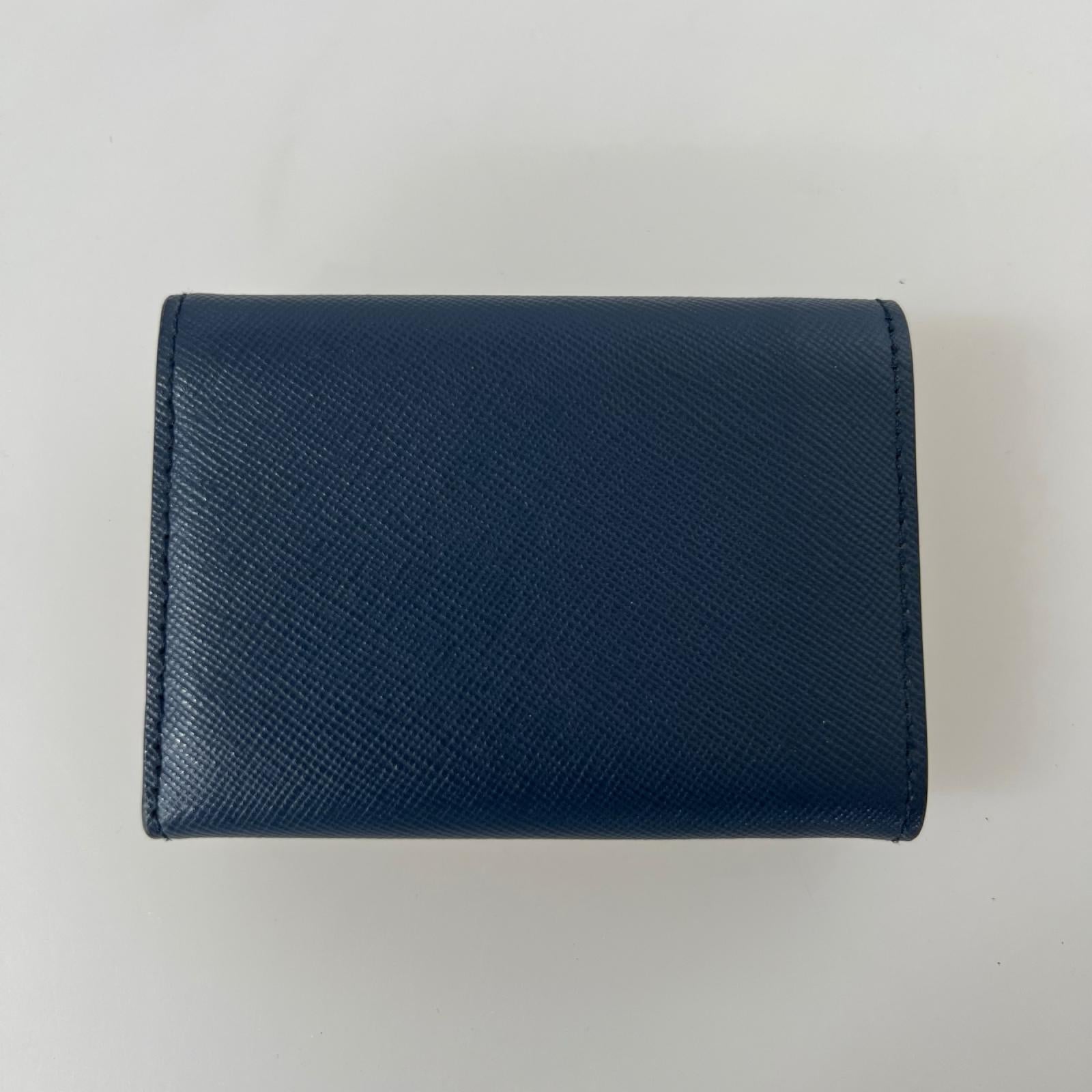 コンパクトウォレット 三つ折り財布