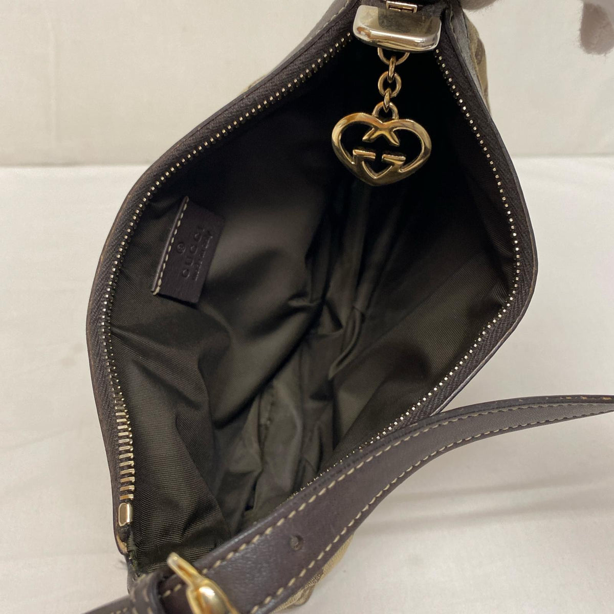 GUCCI GGキャンバス ラブリーハートコスメティックポーチ