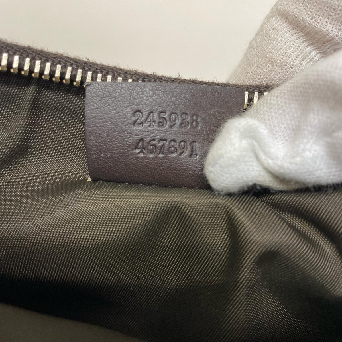 GUCCI GGキャンバス ラブリーハートコスメティックポーチ