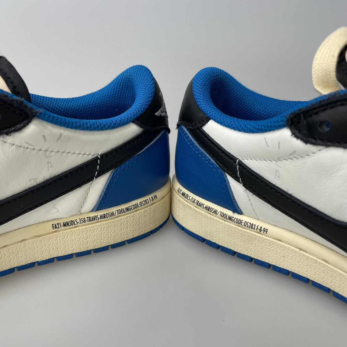 スニーカー ×Travis Scott × fragment AJ1 LOW 25.5cm (US7 1/2 UK7 EU41)