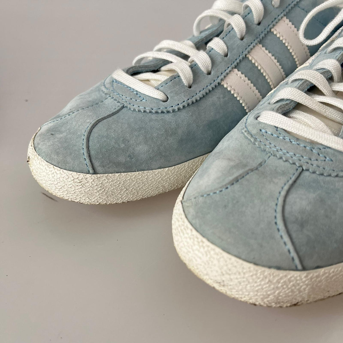 スニーカー adidas CAZELLE ライトブルー D85428 (27.5) 27.5cm (US9 1/2 UK9 EU45)