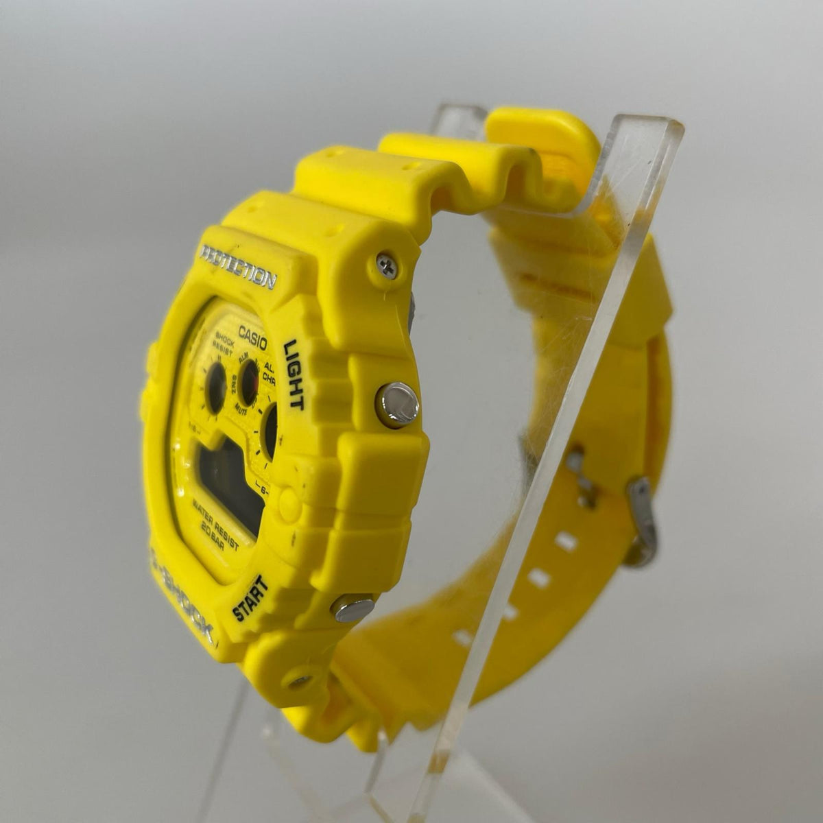 腕時計 デジタル クォーツ 三つ目 黄色 DW-5900RS-9JF